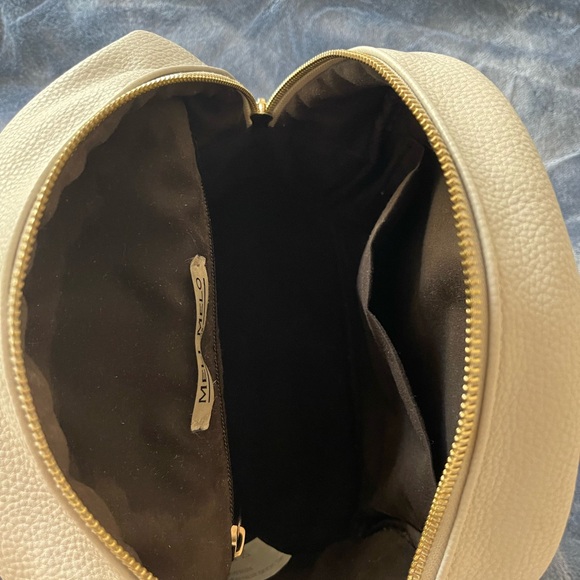 grey mini backpack with an owl on the front - Picture 3 of 4